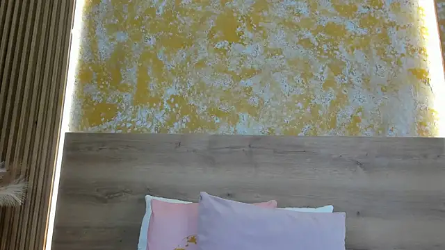 Snapshot of julietta_pink chatting on 8, 7, 2026 julietta pink online show from 8, 7, 2026