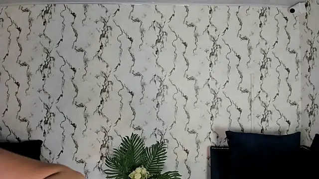 Snapshot of Fiorelaa_ chatting on 8, 7, 2026 Fiorelaa online show from 8, 7, 2026