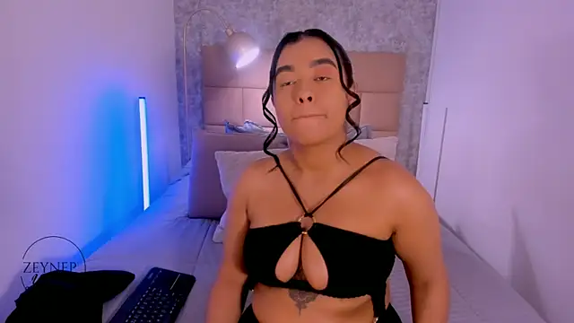 ZeynepYilmaz online show from 6, 4, 2026