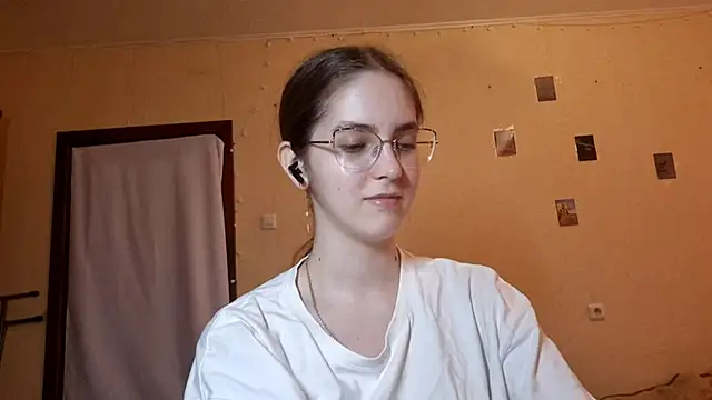 Snapshot of Katelemon chatting on 8, 6, 2026 Katelemon online show from 8, 6, 2026
