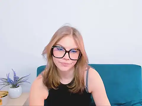 StormiSmooth online show from 10, 3, 2026