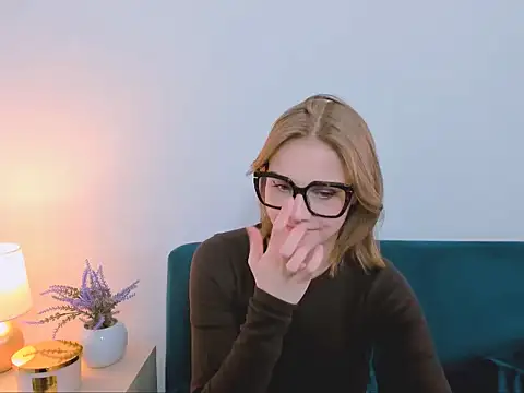 StormiSmooth online show from 21, 4, 2026