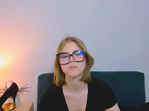 StormiSmooth online show from 31, 3, 2026