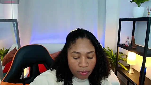 Snapshot of Megan-Small chatting on 24, 2, 2026 Megan-Small online show from 24, 2, 2026