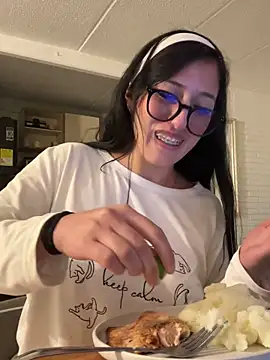 Snapshot of susi_chimm chatting on 2, 3, 2026 susi chimm online show from 2, 3, 2026