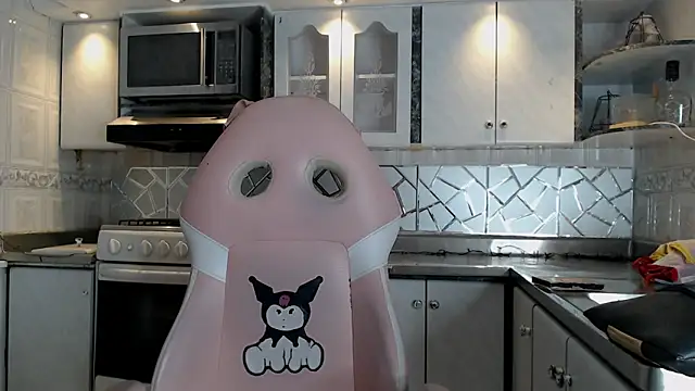 CrisOzzz online show from 4, 3, 2026