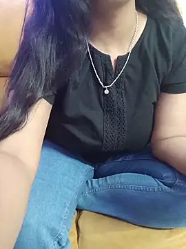 Queenlipx online show from 12, 3, 2026