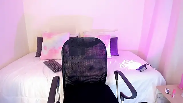 MIAA ROBERTSS online show from 20, 3, 2026