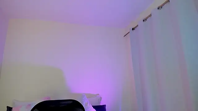 MIAA ROBERTSS online show from 4, 4, 2026