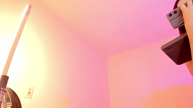 MIAA ROBERTSS online show from 15, 4, 2026