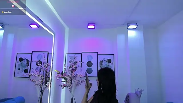 Chloe meoww online show from 2, 6, 2026