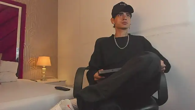 Dominic Foxx online show from 24, 2, 2026