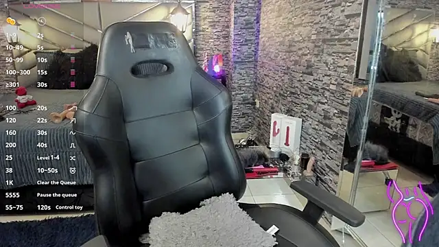 Nicolle Doll  online show from 19, 3, 2026