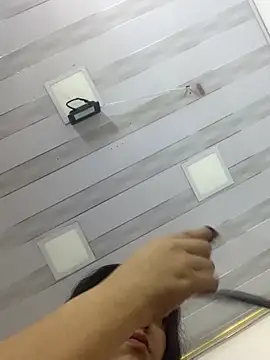 Iris Black online show from 12, 4, 2026