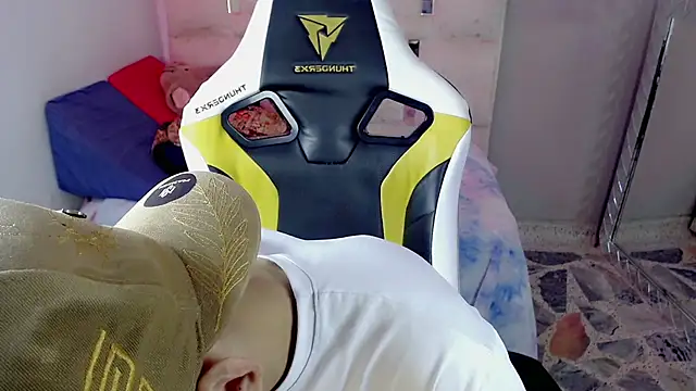 Snapshot of Houston_bby_ chatting on 2, 3, 2026 Houston bby online show from 2, 3, 2026