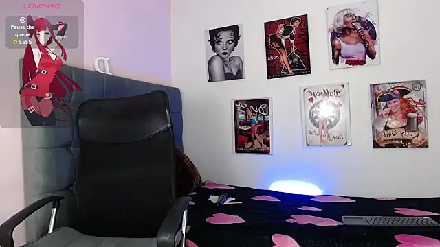 Lana C online show from 8, 4, 2026