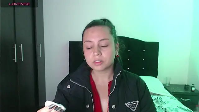 Snapshot of Ana__arms chatting on 27, 5, 2026 Ana arms online show from 27, 5, 2026