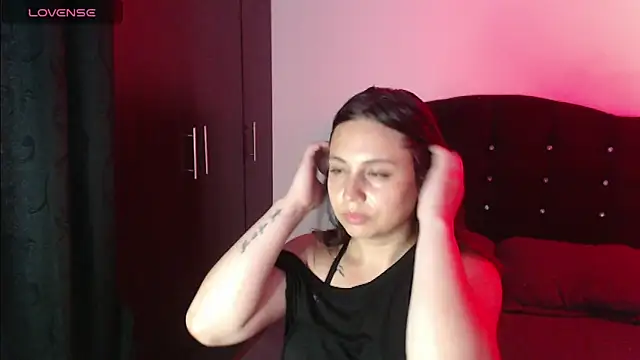 Snapshot of Ana__arms chatting on 24, 5, 2026 Ana arms online show from 24, 5, 2026