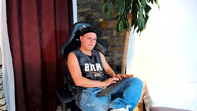 SamJoness  online show from 1, 3, 2026