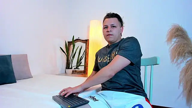 SamJoness  online show from 28, 2, 2026