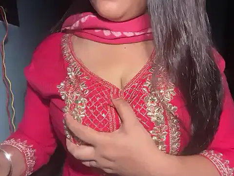 Snapshot of Avneet_kaurr1 chatting on 3, 6, 2026 Avneet kaurr1 online show from 3, 6, 2026