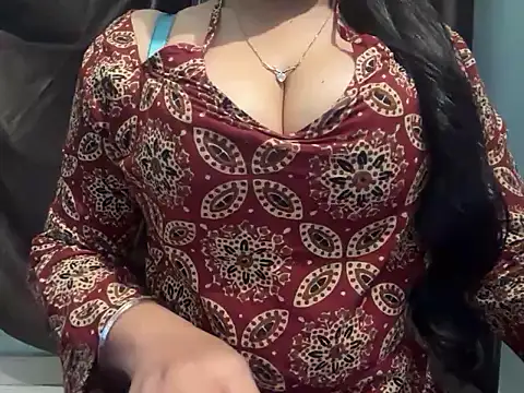 Avneet kaurr1 online show from 8, 4, 2026