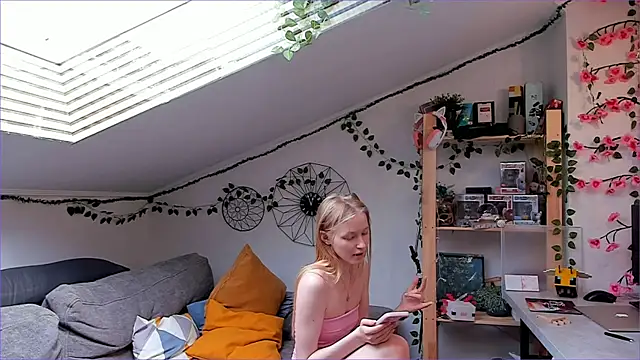 Snapshot of EliteEross chatting on 25, 5, 2026 EliteEross online show from 25, 5, 2026