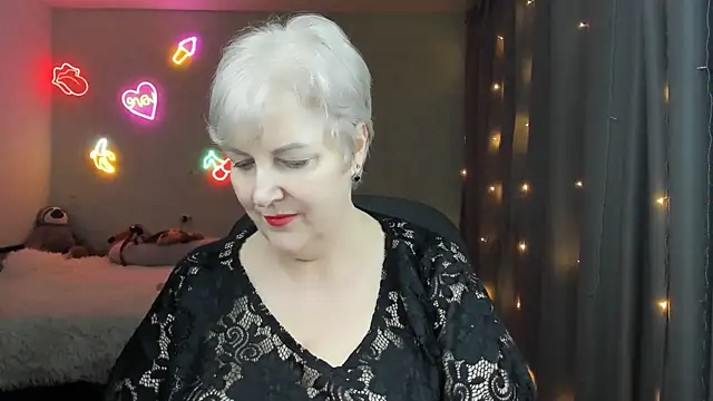 Mary-Leee online show from 15, 4, 2026