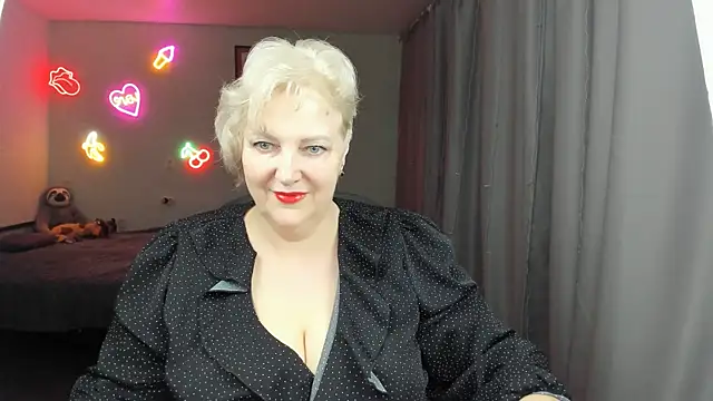 Mary-Leee online show from 25, 5, 2026