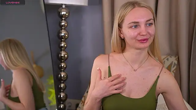 BabyBeckkky online show from 2, 3, 2026