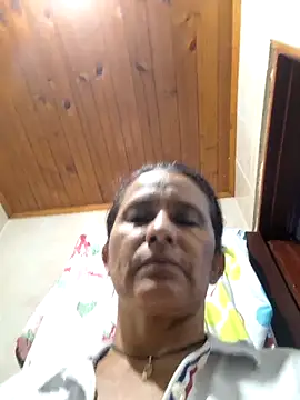 Lorenaluna online show from 16, 4, 2026