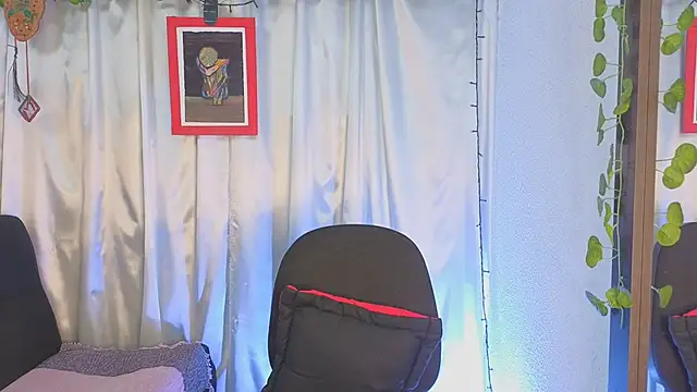 LeanaMaturee online show from 13, 4, 2026