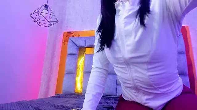 miiaboss  online show from 17, 3, 2026