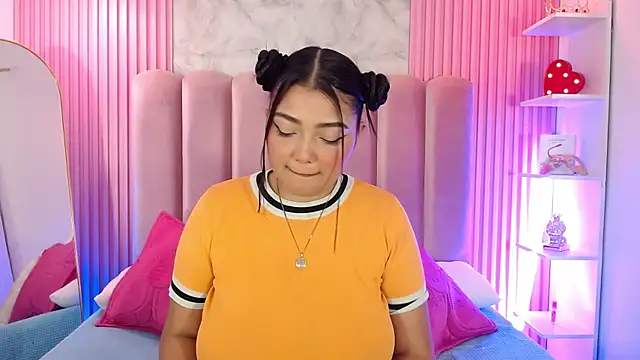 ArianaRougee online show from 22, 5, 2026