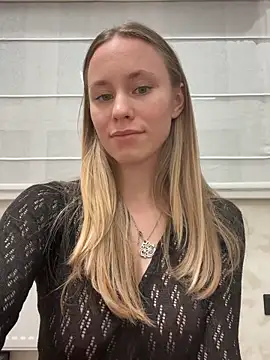 Vikkie seXyGiiiirl XoXo online show from 15, 3, 2026