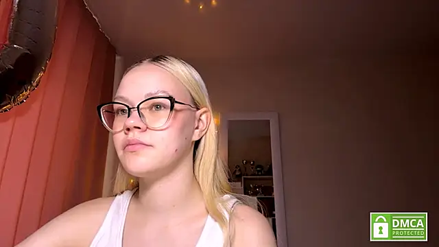 MiaCashe online show from 10, 5, 2026