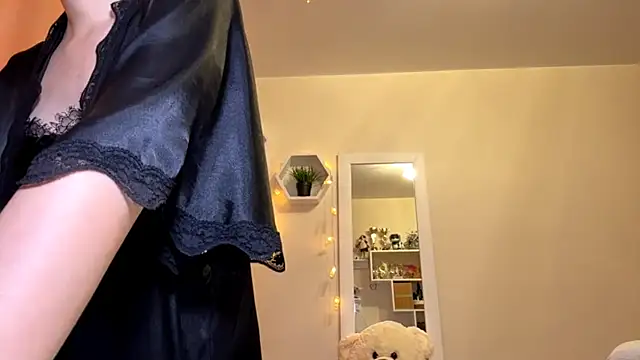 MiaCashe online show from 30, 5, 2026
