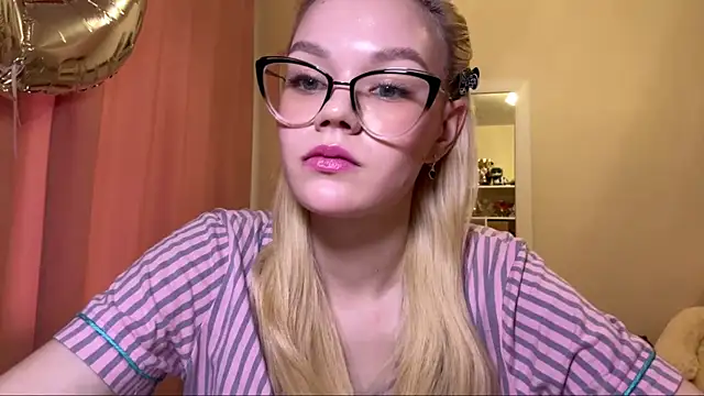 MiaCashe online show from 18, 4, 2026
