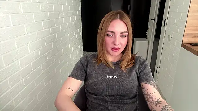 JuliaGracey online show from 13, 3, 2026