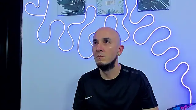 Snapshot of Cintya_n_Roger chatting on 1, 3, 2026 Cintya n Roger online show from 1, 3, 2026