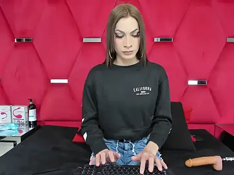 Alicee Grey online show from 10, 4, 2026