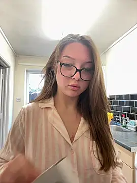 Bellesweett online show from 8, 4, 2026