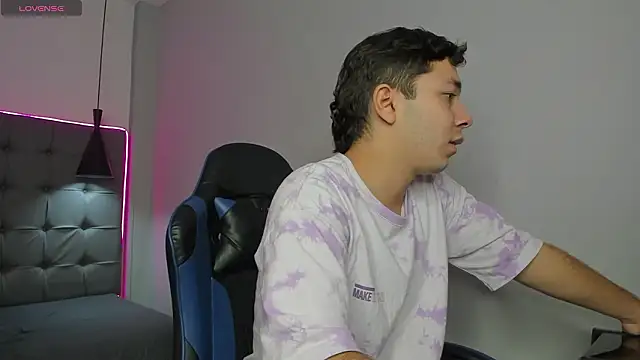 Julian Smith21 online show from 8, 3, 2026