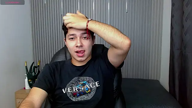 Julian Smith21 online show from 8, 4, 2026