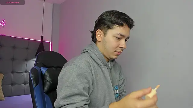 Julian Smith21 online show from 5, 3, 2026