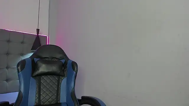 Julian Smith21 online show from 26, 2, 2026