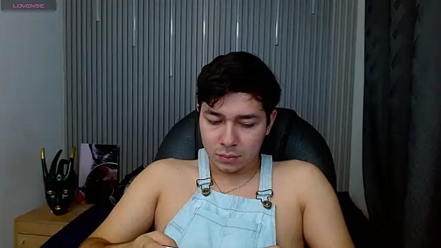 Julian Smith21 online show from 17, 4, 2026