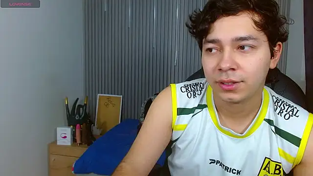 Snapshot of Julian_Smith21 chatting on 10, 6, 2026 Julian Smith21 online show from 10, 6, 2026