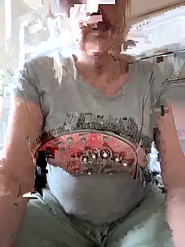 Snapshot of Heidiblueeyes chatting on 5, 5, 2026 Heidiblueeyes online show from 5, 5, 2026