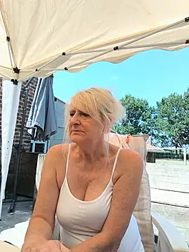 Snapshot of Heidiblueeyes chatting on 16, 7, 2026 Heidiblueeyes online show from 16, 7, 2026